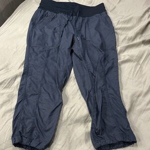 The North Face Women's Aphrodite Capris - Dark Heathered Navy